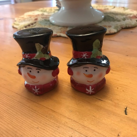 ⛄️ Snowmen Salt & Pepper Shakers - Picture 3 of 6